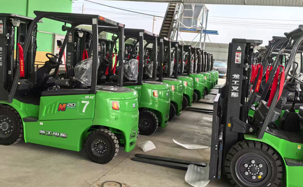 客户信赖之选，甘肃力盖完成龙工叉车成功交付